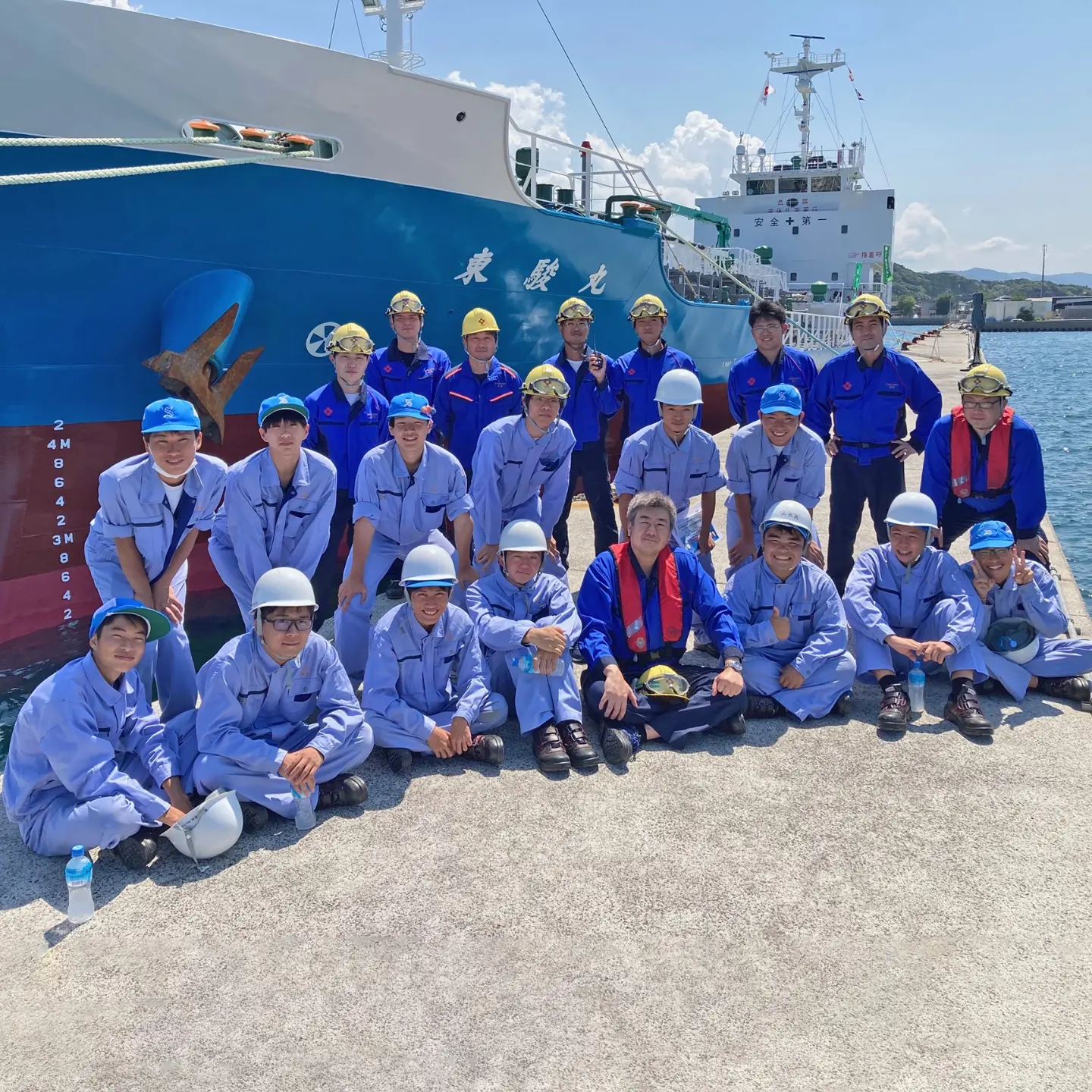 社員たちの記念写真